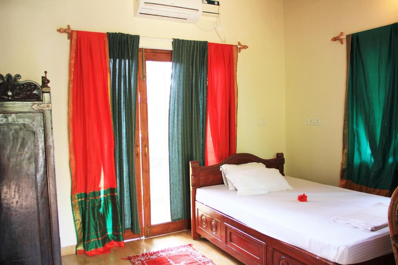 Papa Jolly Eco Resort-Near Morjim Beach Exterior photo